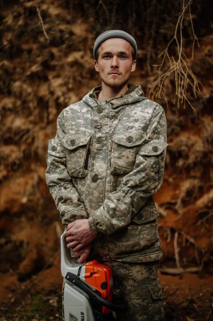 Юрий — специалист по монтажу срубов